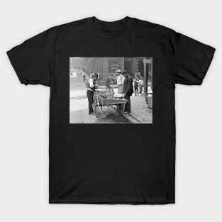 Food Cart in Little Italy, 1906. Vintage Photo T-Shirt